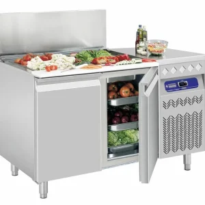 Weekendaanbieding Geventileerde koeltafel met 2 deuren GN1/1, 260 Lit. gekoelde bovenstructuur