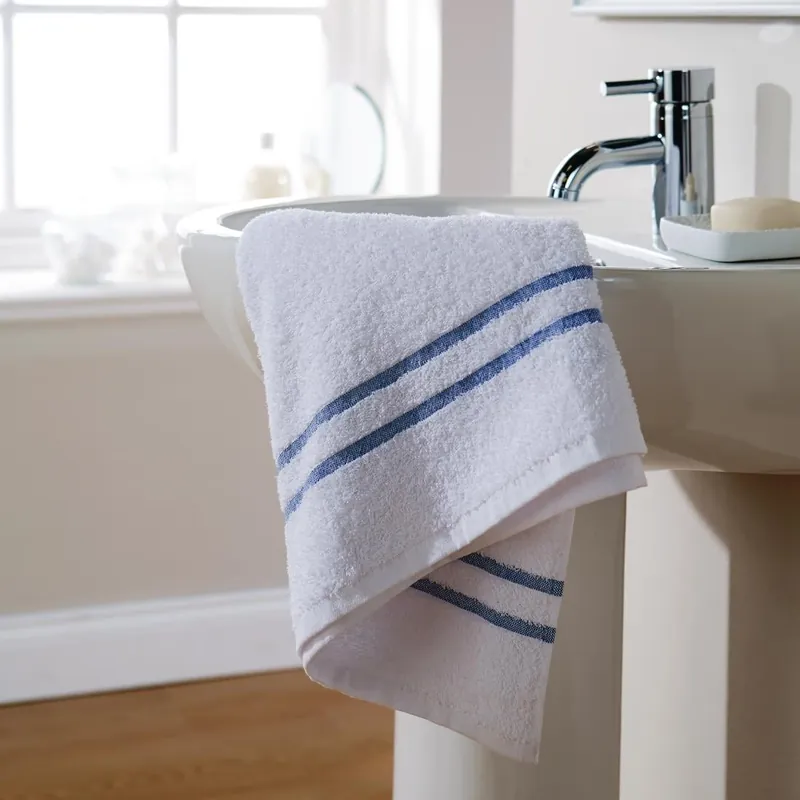 Beste Prijs Mitre Comfort Sports Towel White Large
